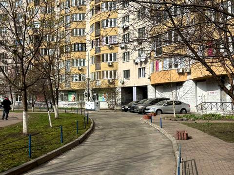 квартира за адресою Дніпровська набережна вул., 19-В