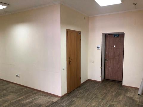 комерційна за адресою Пирогівський Шлях вул. (Червонопрапорна), 34