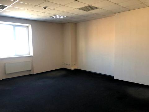 комерційна за адресою Пирогівський Шлях вул. (Червонопрапорна), 34