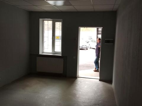 комерційна за адресою Пирогівський Шлях вул. (Червонопрапорна), 34