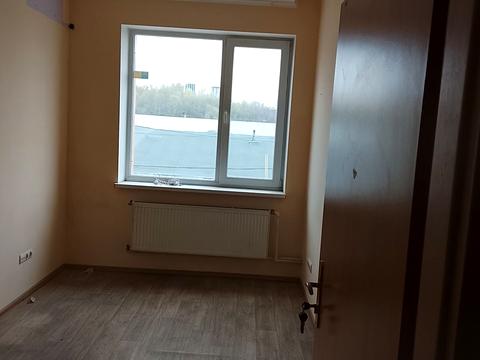 комерційна за адресою Пирогівський Шлях вул. (Червонопрапорна), 34