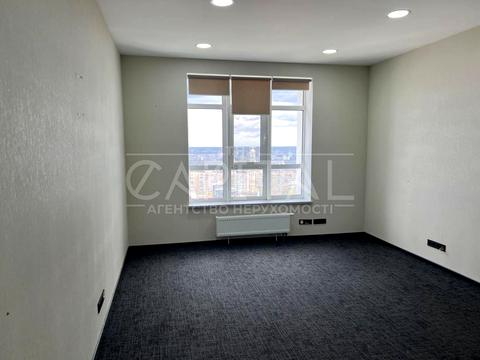 комерційна за адресою Кловський узвіз, 7а