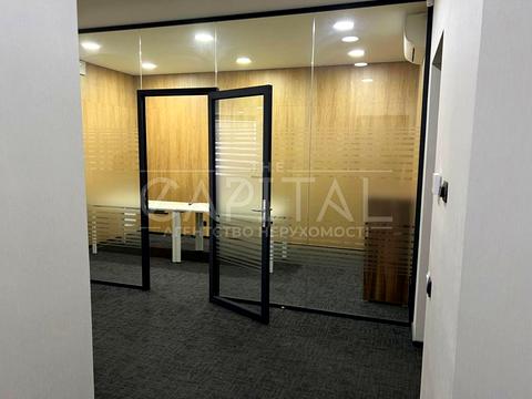 комерційна за адресою Кловський узвіз, 7а