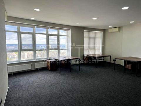 комерційна за адресою Кловський узвіз, 7а