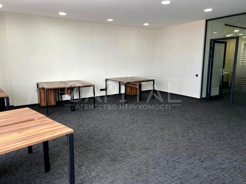 комерційна за адресою Кловський узвіз, 7а