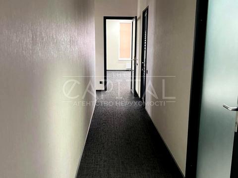 комерційна за адресою Кловський узвіз, 7а