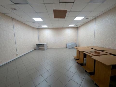 комерційна за адресою Дубнівська вул., 22б