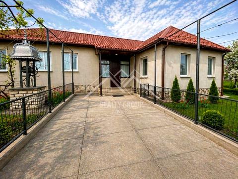 будинок за адресою Набережна