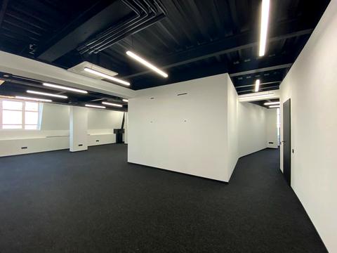 комерційна за адресою Шпитальна вул., 1