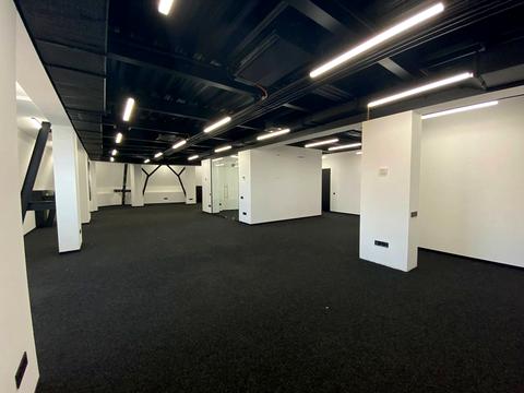 комерційна за адресою Шпитальна вул., 1