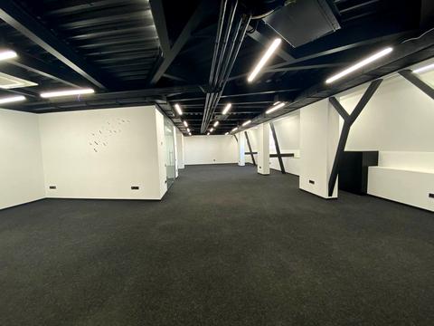 комерційна за адресою Шпитальна вул., 1