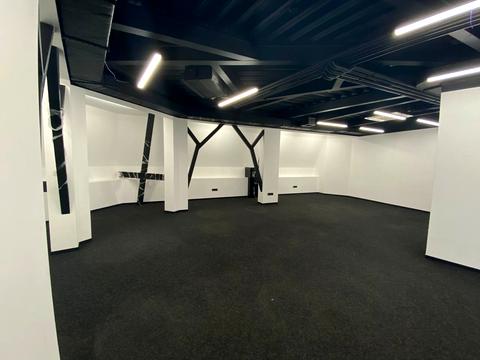 комерційна за адресою Шпитальна вул., 1