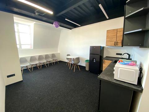 комерційна за адресою Шпитальна вул., 1