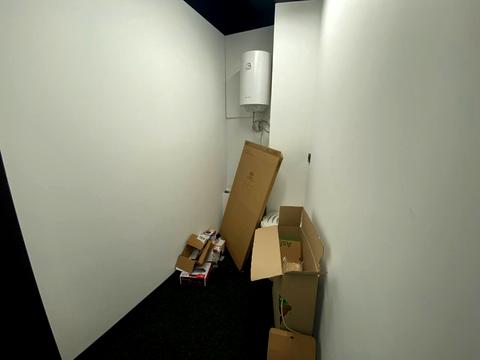 комерційна за адресою Шпитальна вул., 1