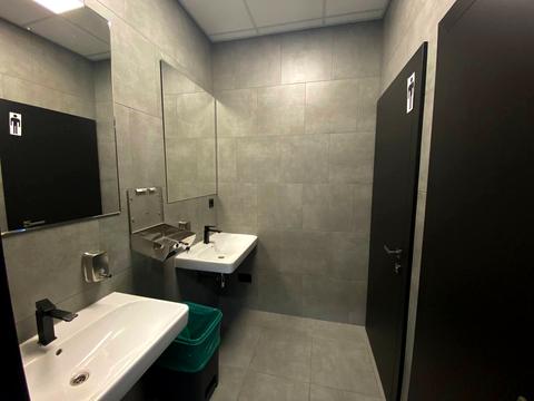 комерційна за адресою Шпитальна вул., 1