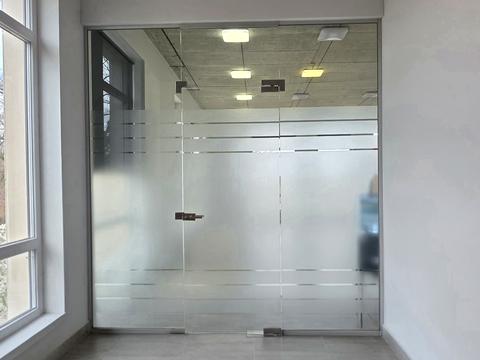 комерційна за адресою Садова вул., 33