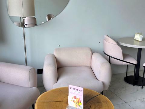 комерційна за адресою Садова вул., 33