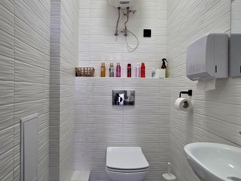 комерційна за адресою Садова вул., 33