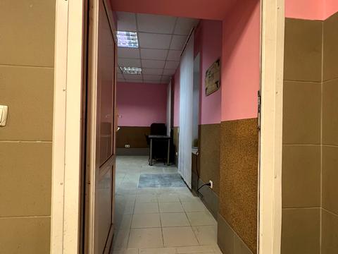 комерційна за адресою Святошинська вул., 18