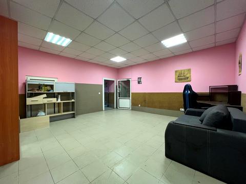 комерційна за адресою Святошинська вул., 18