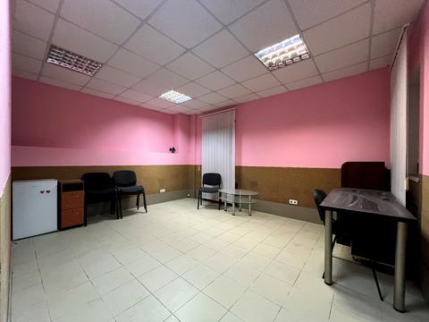 комерційна за адресою Святошинська вул., 18