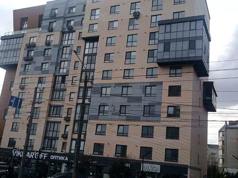 комерційна за адресою Степана Бандери вул., 15