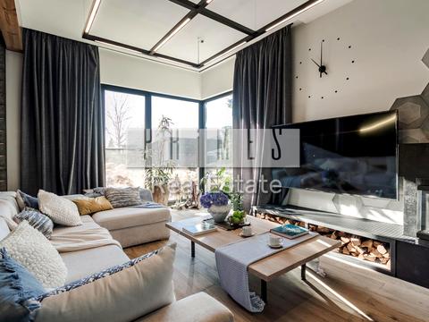 дом по адресу Февральская ул.