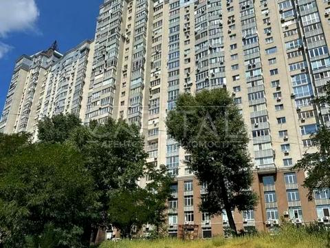 паркомісце за адресою Ованеса Туманяна вул., 15-А