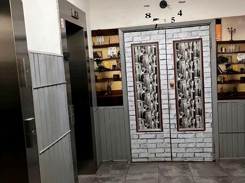 квартира по адресу Академика Глушкова просп., 25