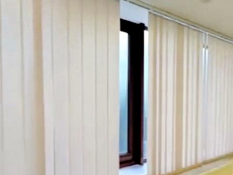 комерційна за адресою Володимирська вул., 77