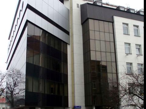комерційна за адресою Володимирська вул., 77