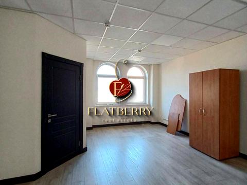 комерційна за адресою Спаська вул., 5