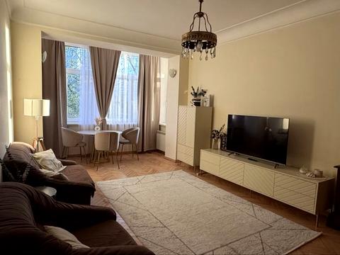квартира за адресою Кропивницького вул., 18