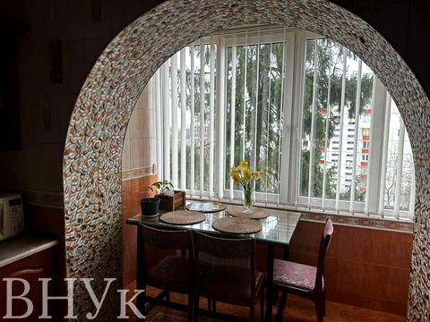 квартира по адресу Черновцы, Героев Крут бульв. (Героїв Сталінграду), 10