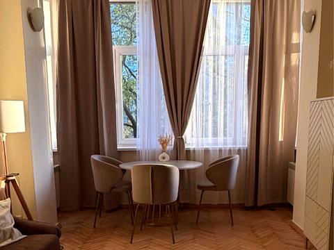 квартира за адресою Кропивницького вул., 18