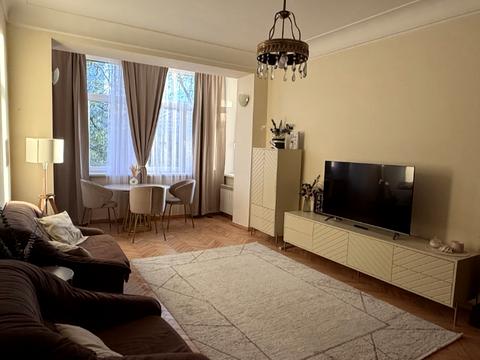 квартира за адресою Кропивницького вул., 18