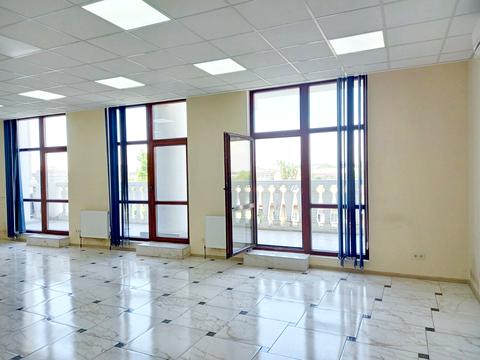 коммерческая по адресу Вице-адмирала Жукова пер., 17/19