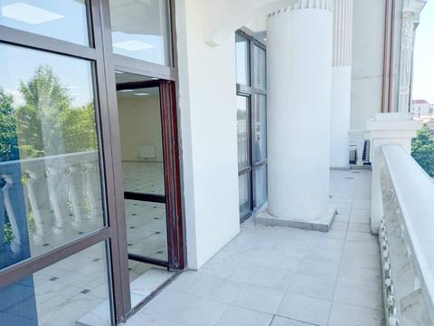 коммерческая по адресу Вице-адмирала Жукова пер., 17/19