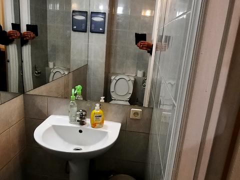 комерційна за адресою Івана Мазепи вул. (Січневого Повстання), 3