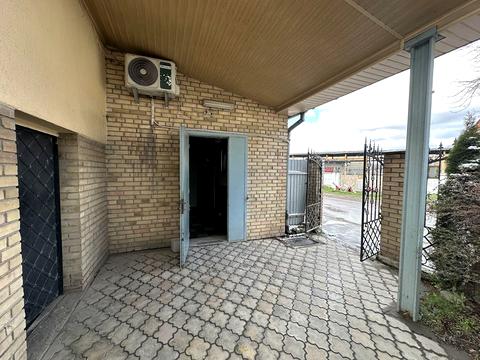 комерційна за адресою Київська вул., 16