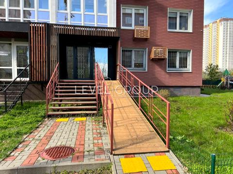 комерційна за адресою Софії Русової вул., 7-Г