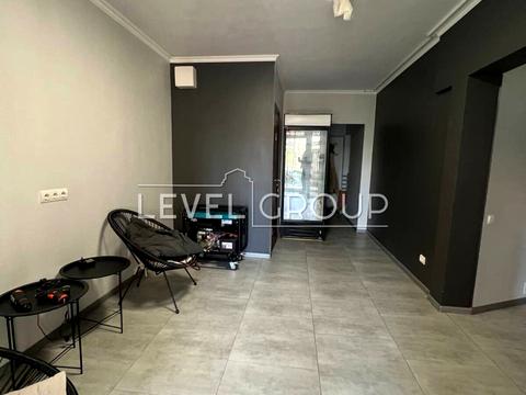 комерційна за адресою Софії Русової вул., 7-Г