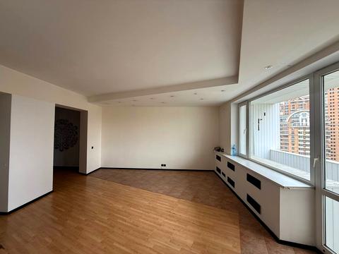 квартира за адресою Старонаводницька вул., 8