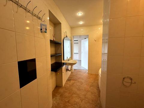 квартира за адресою Старонаводницька вул., 8