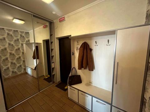 квартира по адресу Академика Глушкова просп., 9-Г