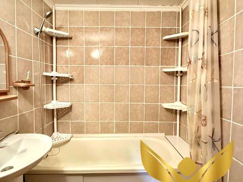 квартира по адресу Генерала Жадова ул., 28 к1