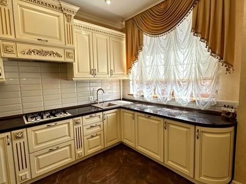 будинок за адресою Івасюка, 6