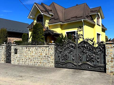 будинок за адресою Івасюка, 6