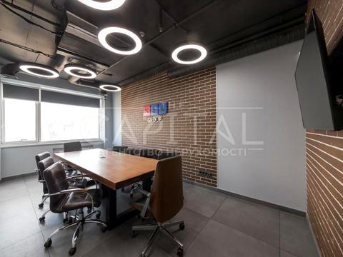 комерційна за адресою Берестейське шосе (Брест-Литовське), 26