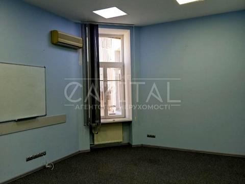 комерційна за адресою Музейний пров., 8-Б